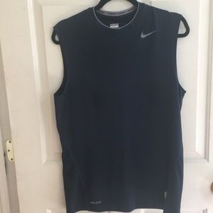 Nike navy men’s sleeveless top